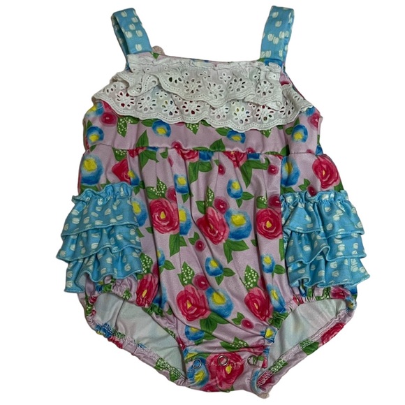 Lace Floral Spaghetti Strap Design Onesie - Picture 4 of 9